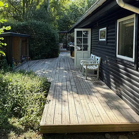 Сasa de vacaciones Summer House With Private Garden By The