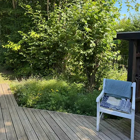 Summer House With Private Garden By The Сasa de vacaciones
