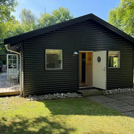 Summer House With Private Garden By The
