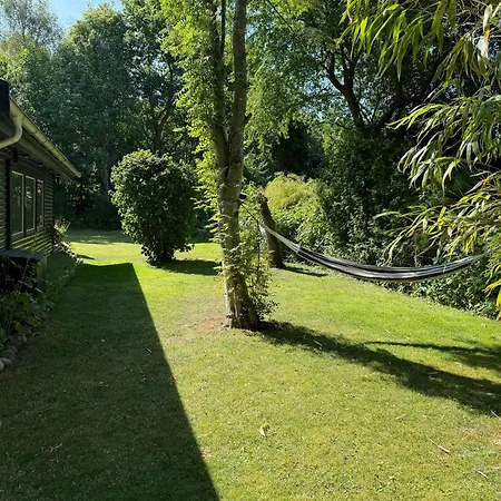Summer House With Private Garden By The Сasa de vacaciones *